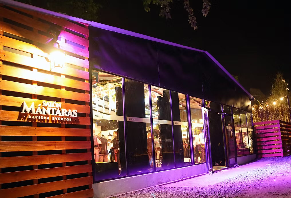 5811b8_e4029f980f0d492b8312aed07f9d6ace~mv2